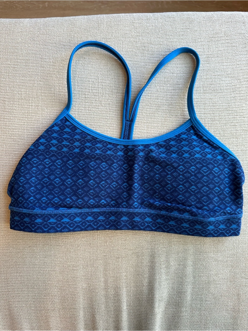 Lululemon Flow Y Bra IV Size 8 Triometric Stripe Blue